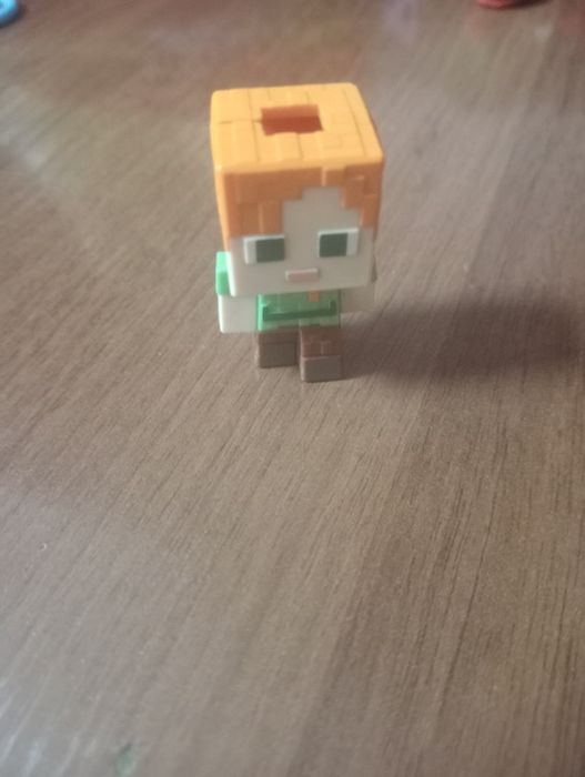 Продам/обменяю Фигурки Kinder Joy Minecraft