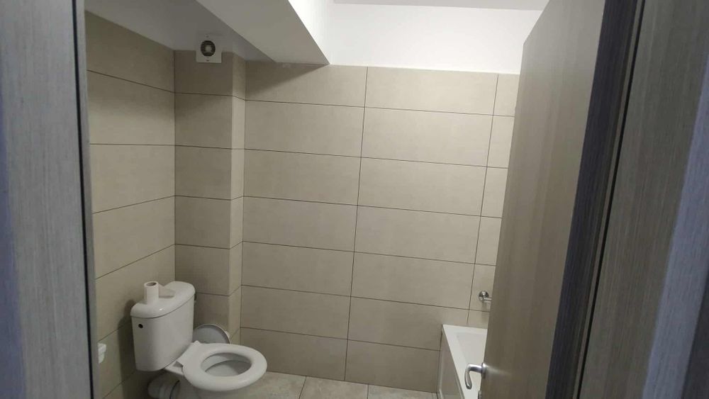 Pers fizica Vișani 2  cam  D et  intemediar loc parcare utilat mobilat