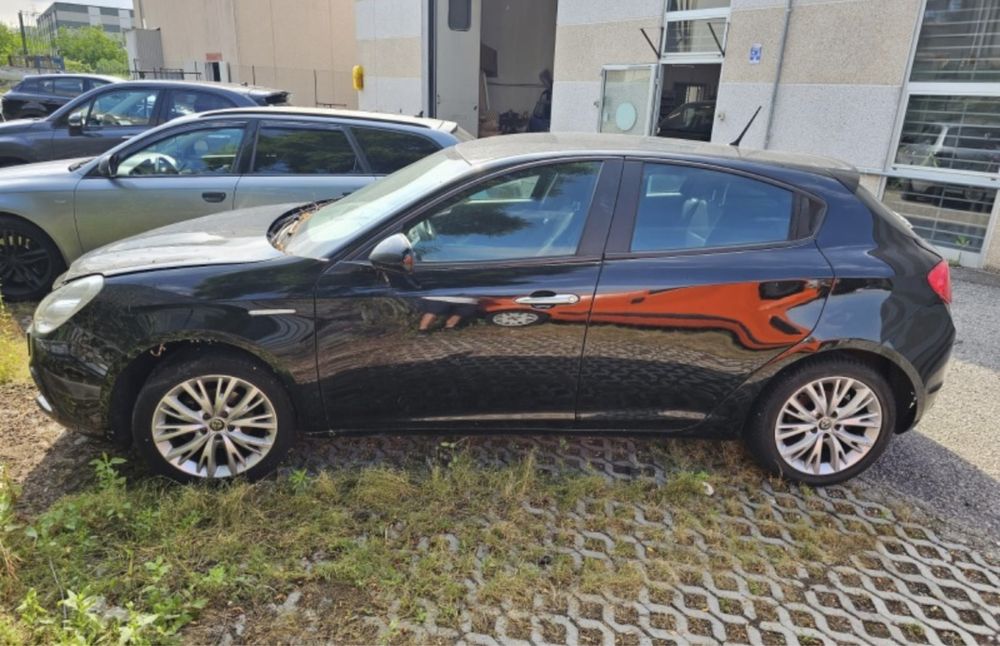 Alfa romeo Giulietta 1.4i на части