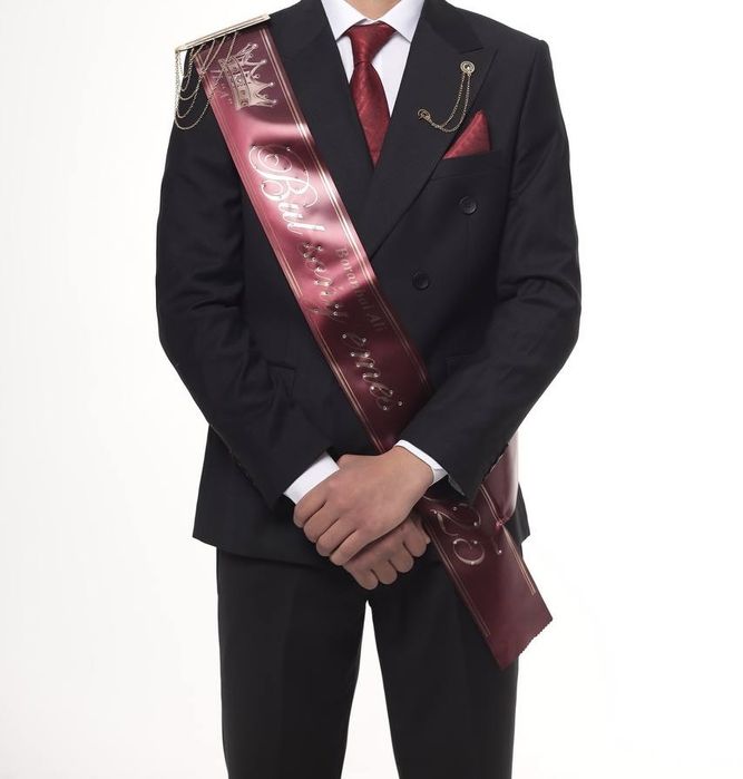 Продам костюм (новый)