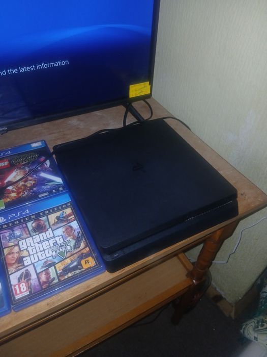 PlayStation 4 slim във отлично състояни