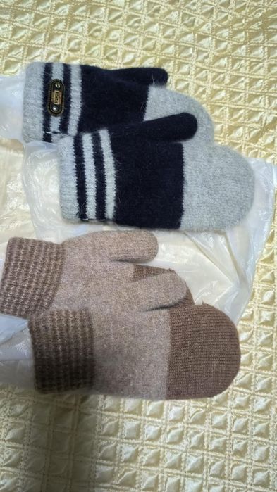 Продам новые детские зимнии варежки