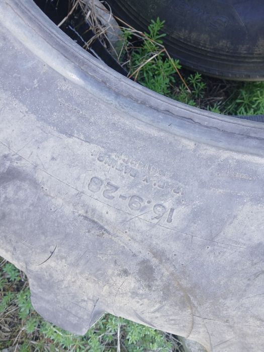 Гума за багер задна