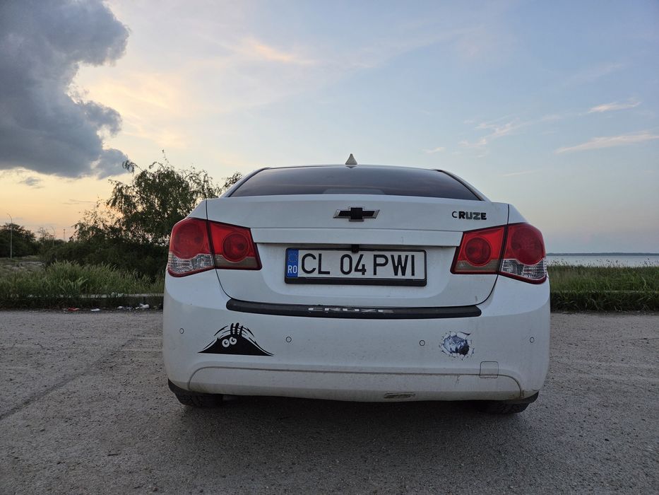 Chevrolet Cruze 2011 – 1.8 Benzina – Navigație Premium