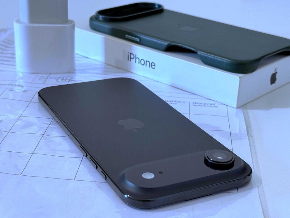 Бартер! 19м.Гаранция! Kaто НОВ! iPhone ( 17 ) Air Space Black (Черен) 100% Батерия + Адаптер.