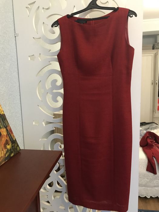 платья, костюмы продам