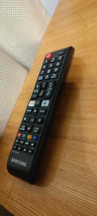 Телевизор Samsung UE43TU7500 разбит экран