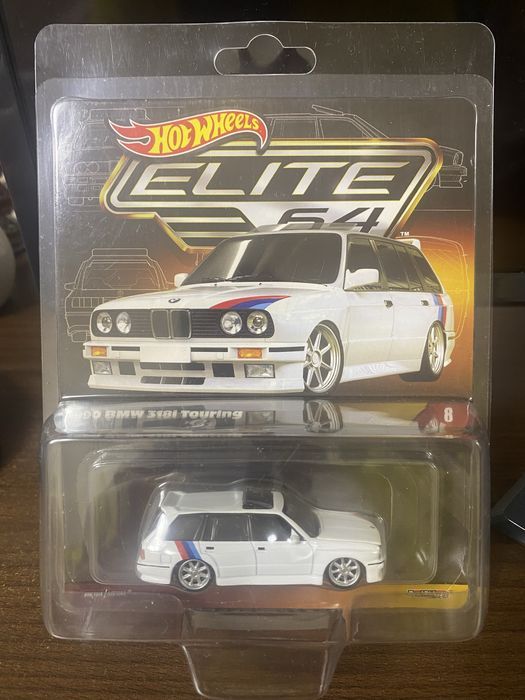 Hot Wheels Elite 64 BMW 318i Touring an 1990 macheta auto scara 1:64