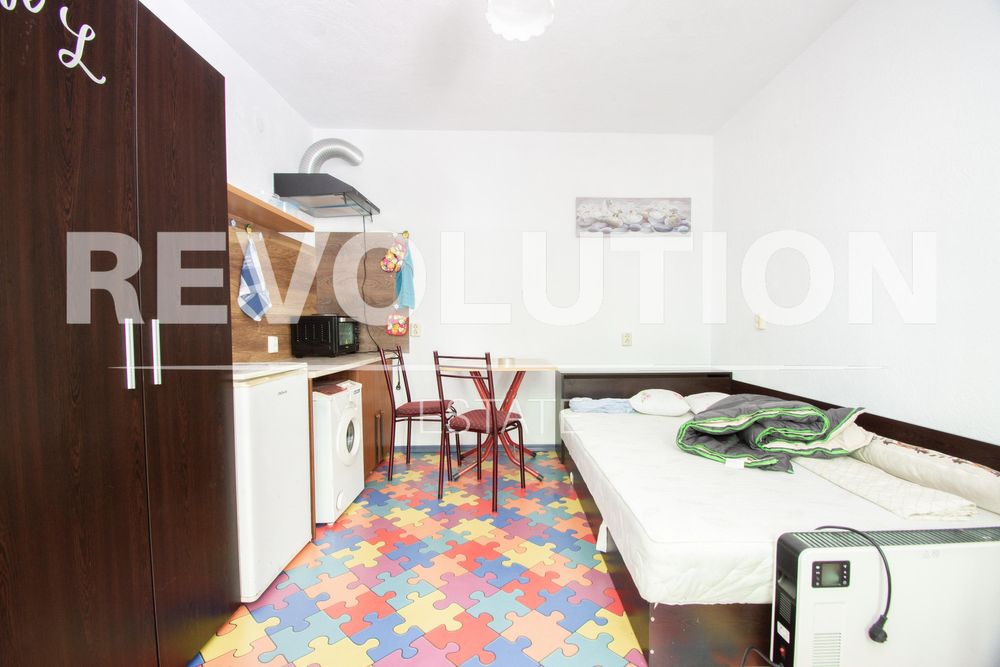 Дава се под наем Едностаен апартамент в София, Център - 20 кв.м за 300 € - Снимка #2