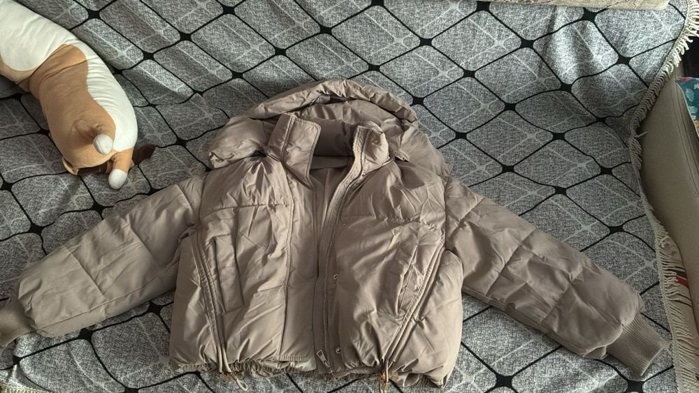 Продам куртку 5000т