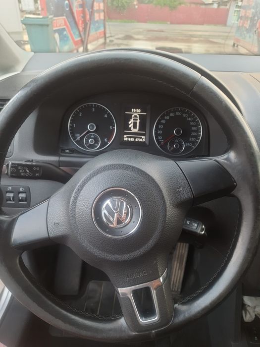 VOLKSWAGEN Touran 2011 — imagine 4