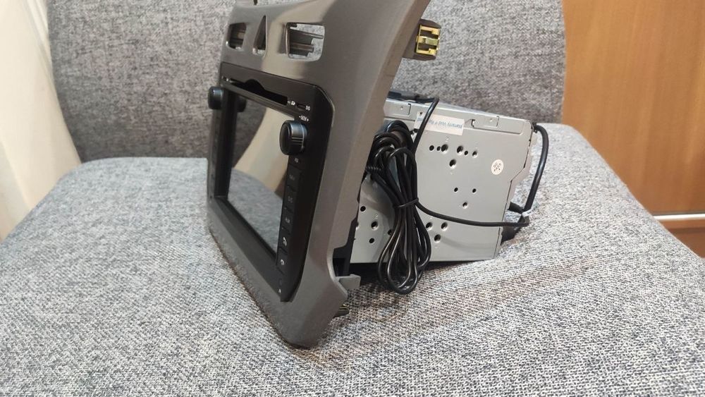 Продается автомагнитола на Android.