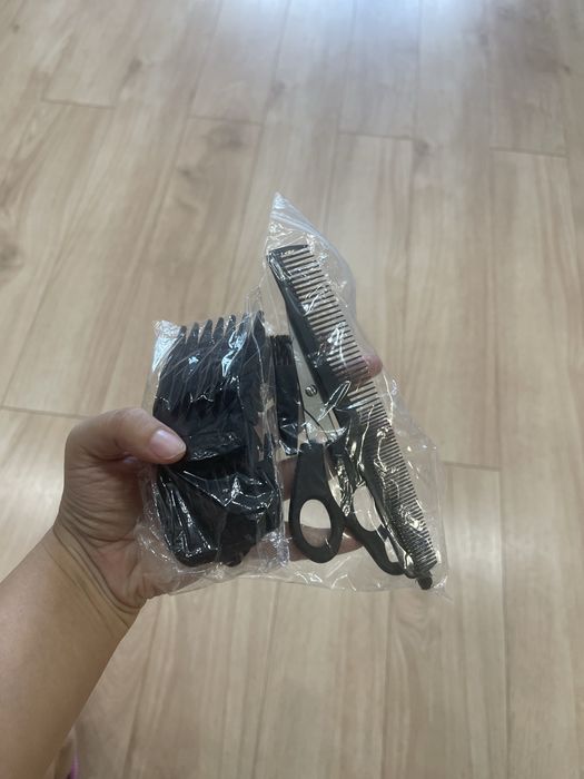 Электромашинка для стрижки волос