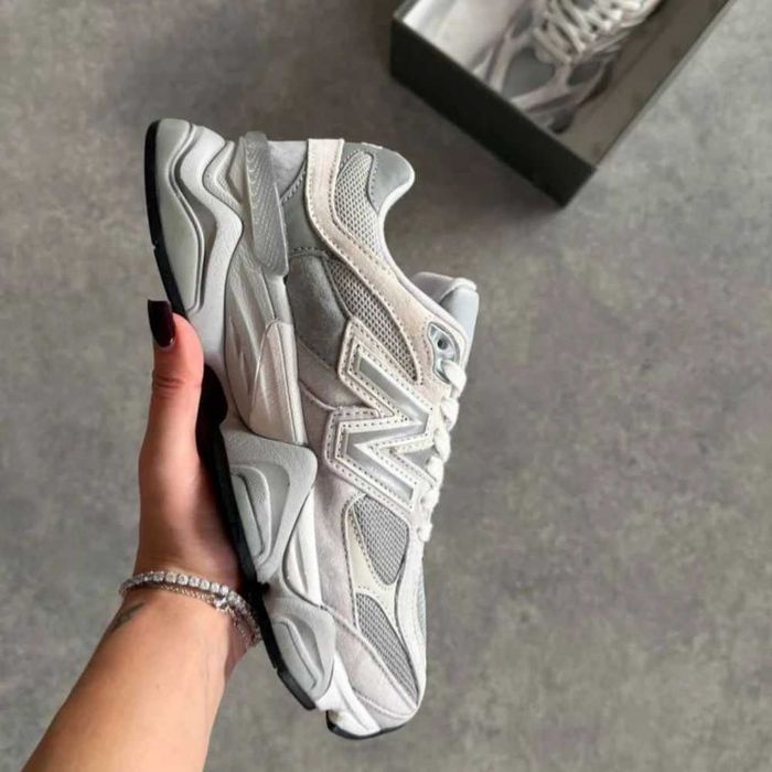 New Balance 9060 "Light Grey / Silver"
