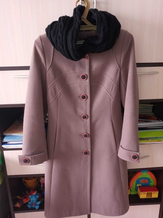 Верхняя женская одежда.