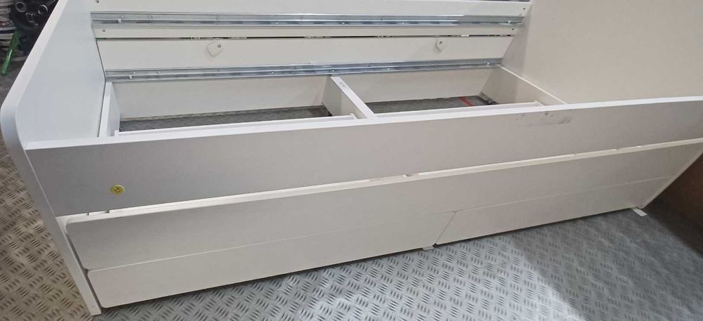 IKEA SLÄKT двойно легло - с допълнителен модул за сън и място за съхранение