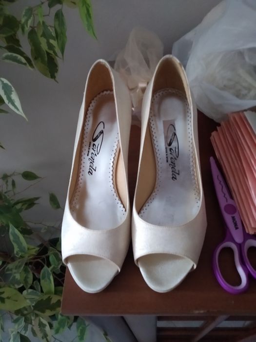 Сватбени/ булчински / официални обувки 35-36 номер