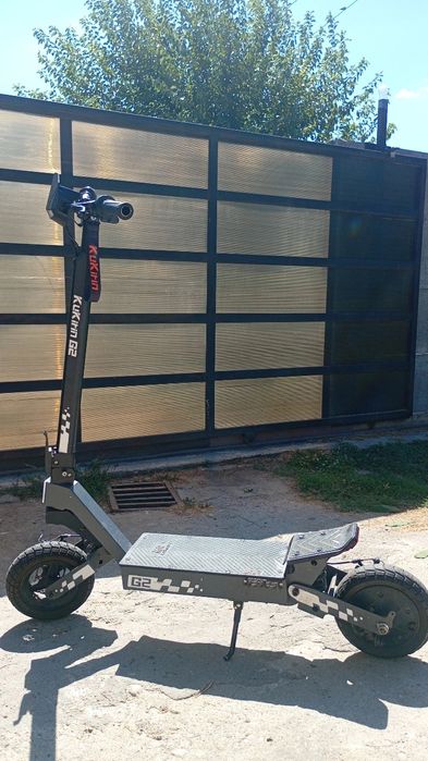 Vând trotineta kukirin G2 2025