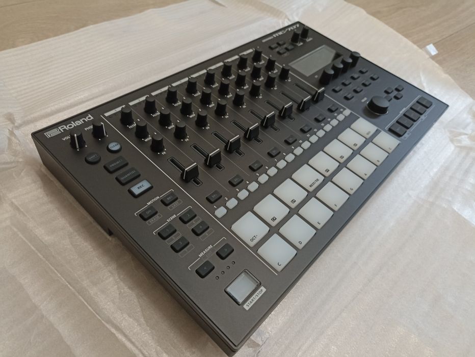 Синтезатор GROOVEBOX MC-707