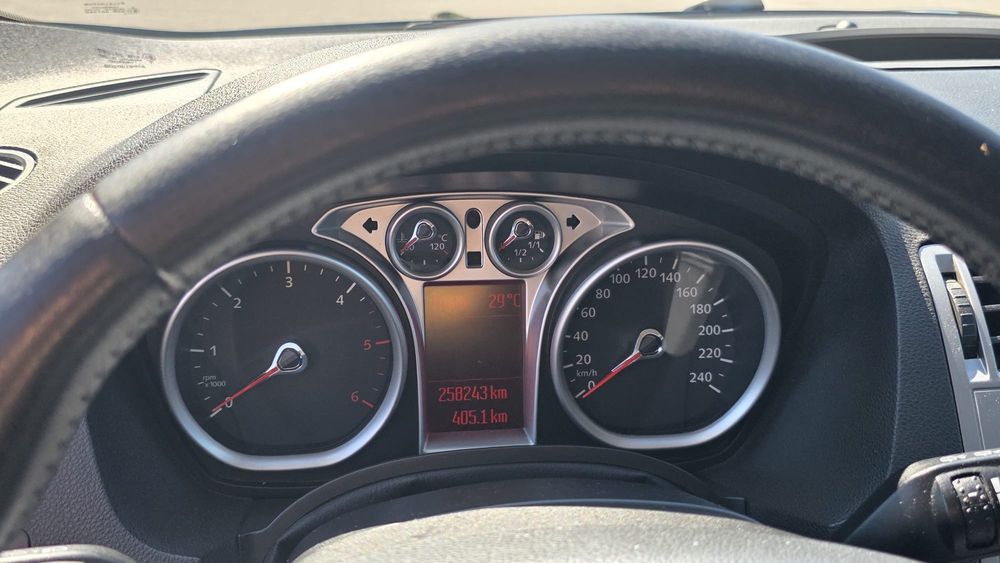 FORD Kuga 2009 — imagine 2
