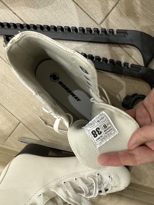 Коньки фигурные