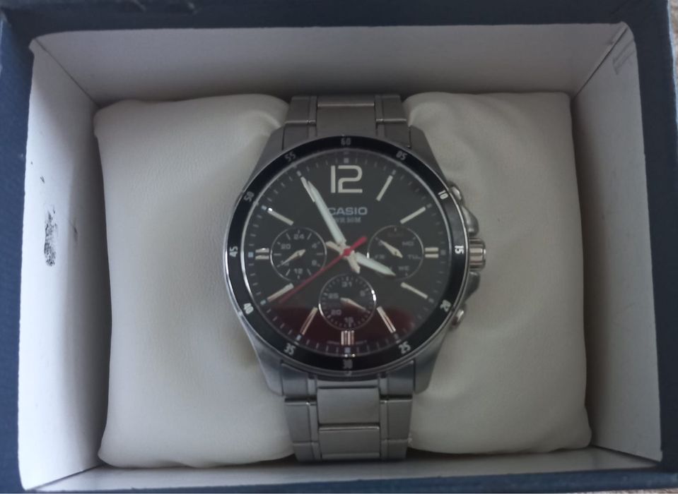 Продам часы Casio новые