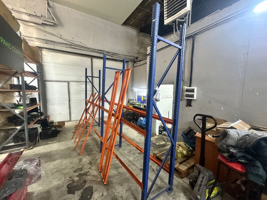 В продаже стеллаж