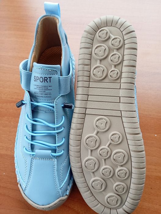 Обувки 41 номер 100% каучук , удобни