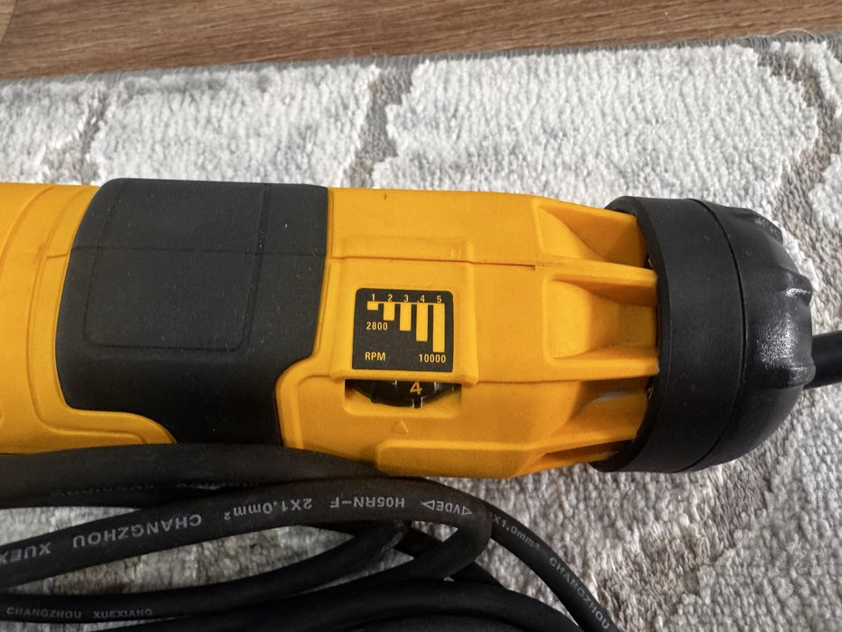 УШМ DeWalt DWE 4257