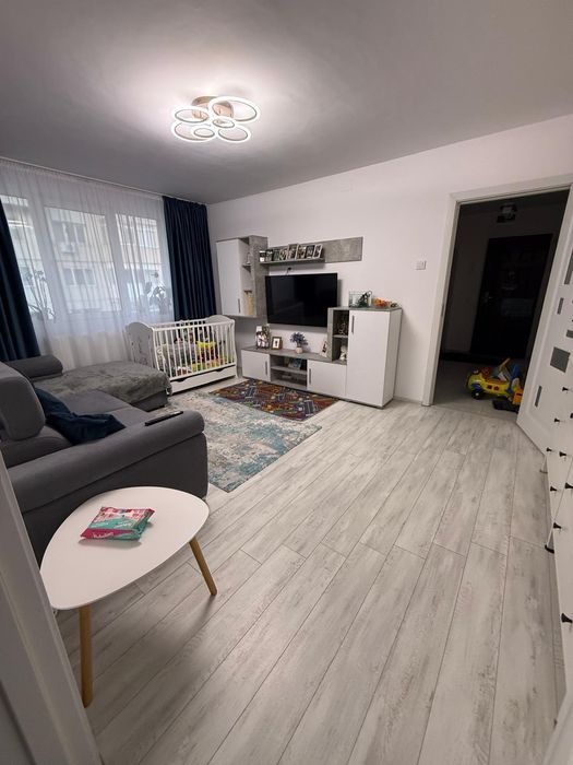 Vând apartament 3 camere ultra central