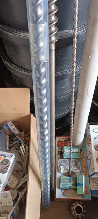 Продам буры новые.