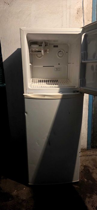 Продаю холодильник