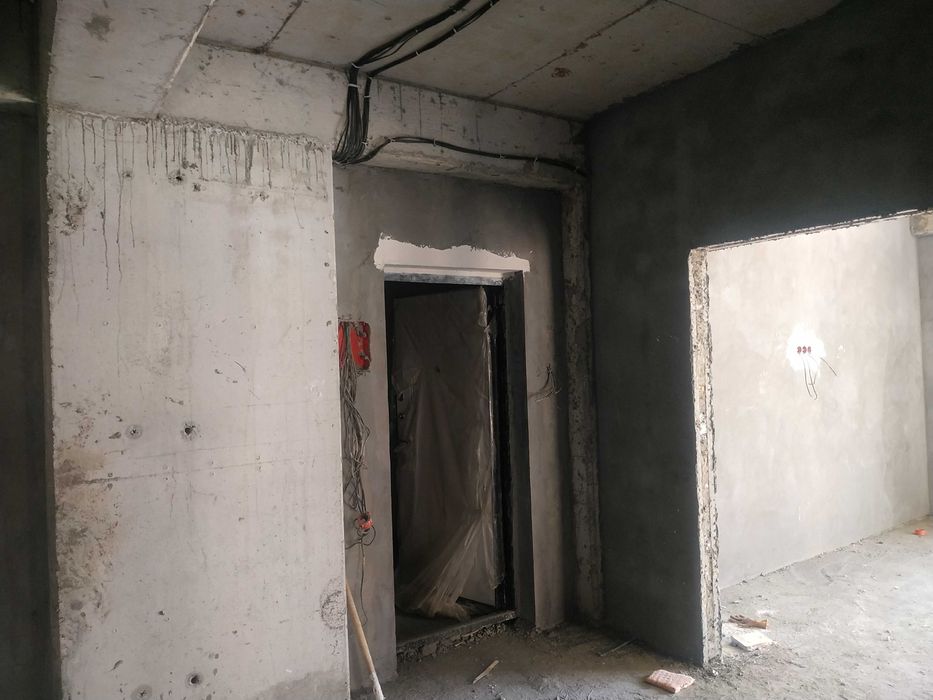 Сергели Машина бозор олдида 3 хонали новостройка сотилади. 89 м2