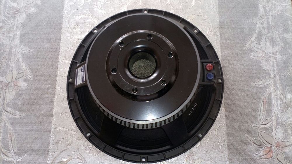 RCF -401,pover -2500 вт, 8ом динамик 15