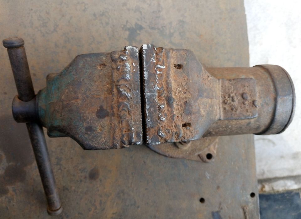 Тиски     80 мм.