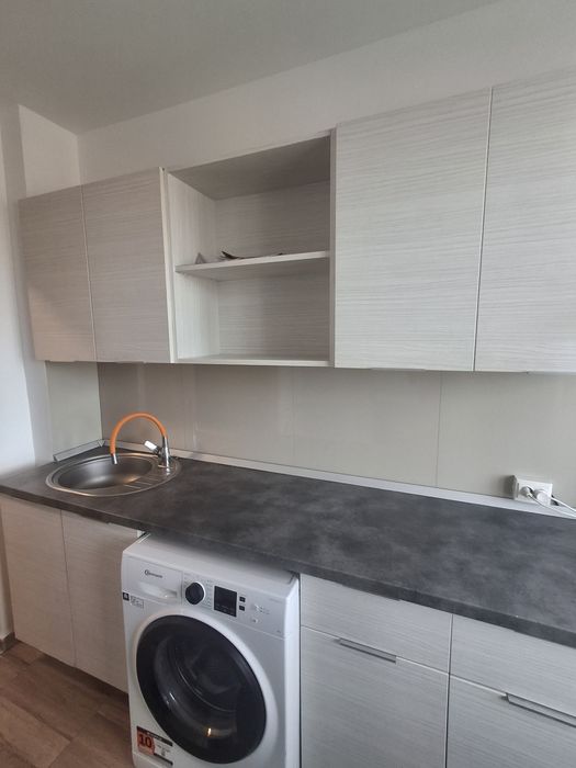 Închiriez ap cu trei camere in Buc  calea Giulesti nr48 bl4 ap 92 et 5 langa stadionul Giulesti.Ap este spatios cu doua balcoane f mari .
