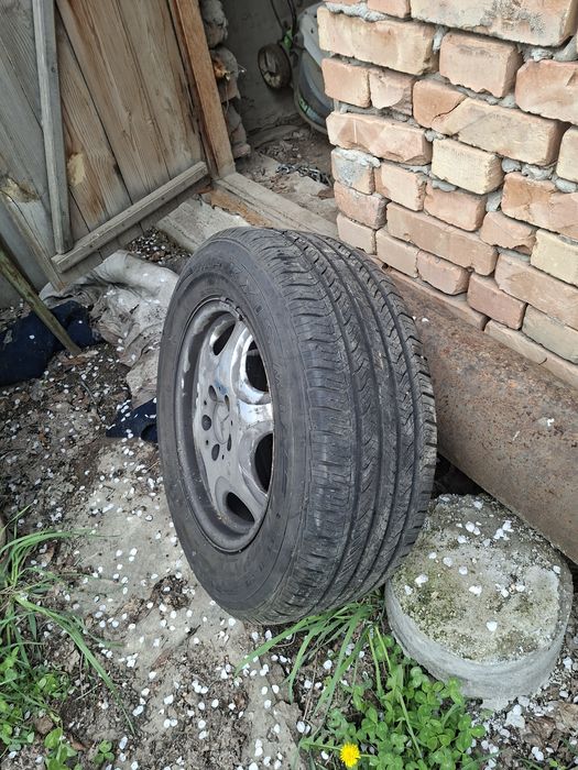 Продам шины с диском для Mercedes 140 , 4шт