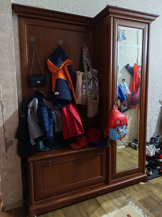 Продам  прихожую