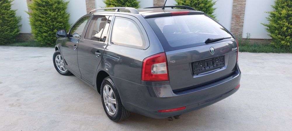 SKODA Octavia 2011 — imagine 3