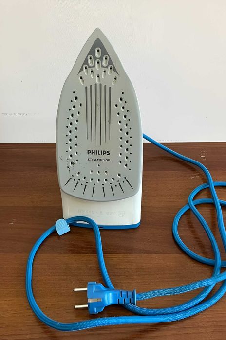 Продаются паровой утюг Philips SteamGlide + гладильная доска