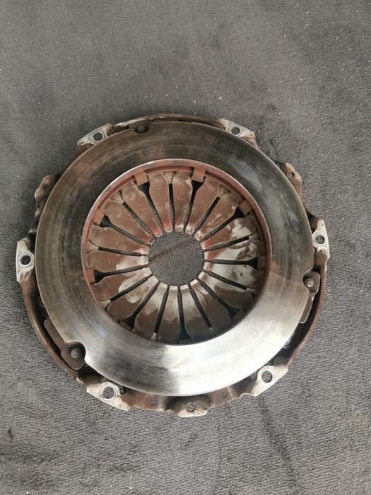 Ambreiaj Renault megane 3 motor 1.5 diesel an 2011