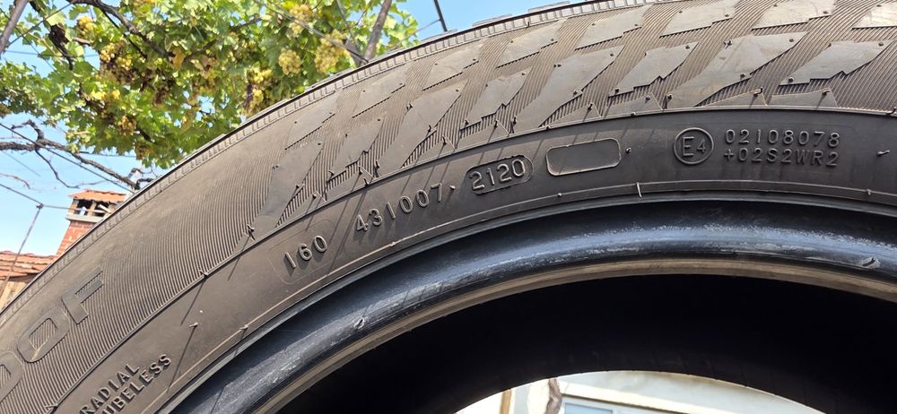 Гуми 4бр 235/55/17 - 1бр- 75 евро