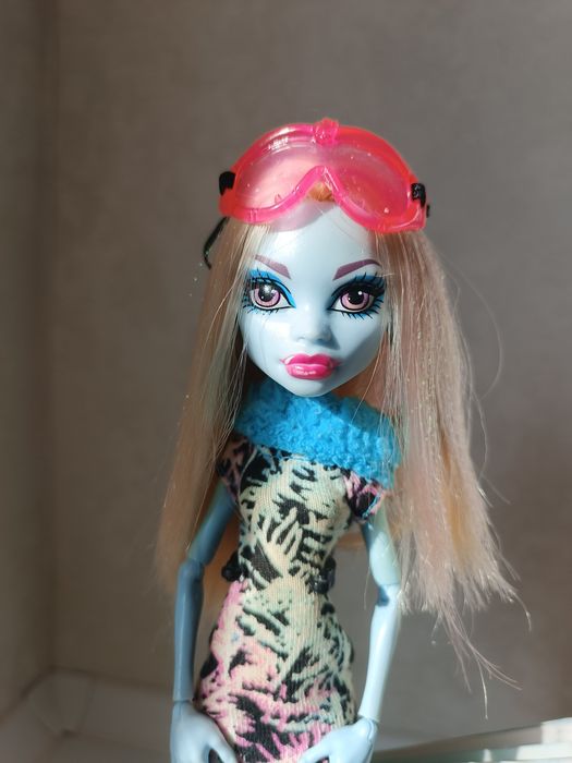 Кукла Monster High Эбби Боминейбл Art Class