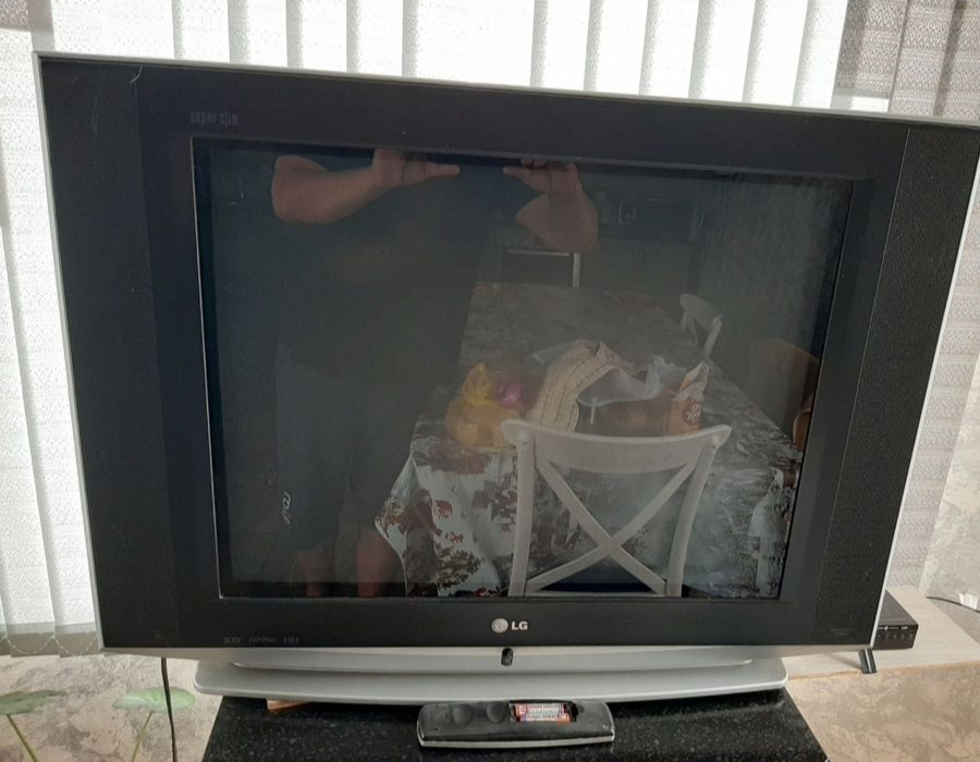 Продам телевизор