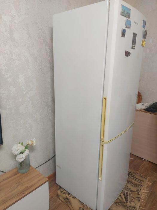 Продам холодильник.