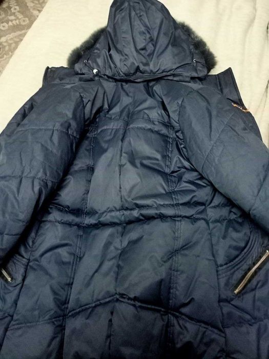куртка зимняя теплая . темносинего цвета.на девочку подростка. рост