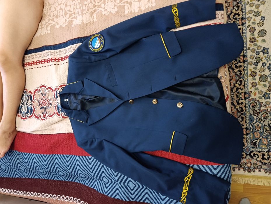 Продам костюм новый. Находится в Майкудуке.