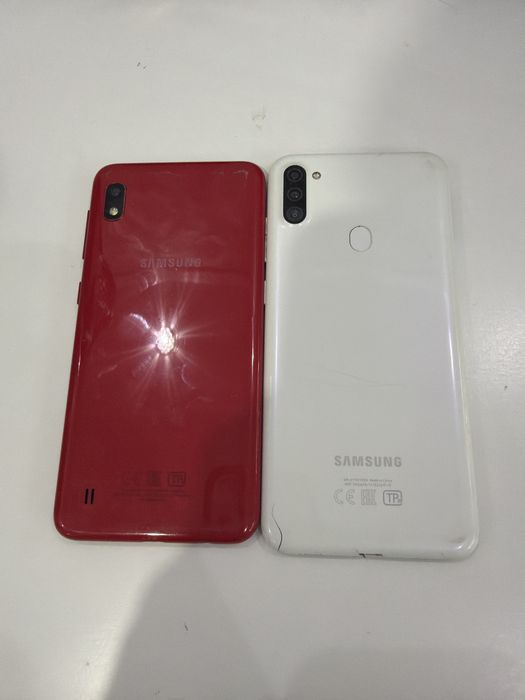Продам 2 телефона Samsung A10,A11