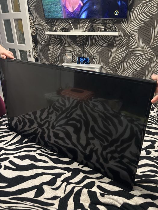 LG (Smart) UHD 4K TV 128CM