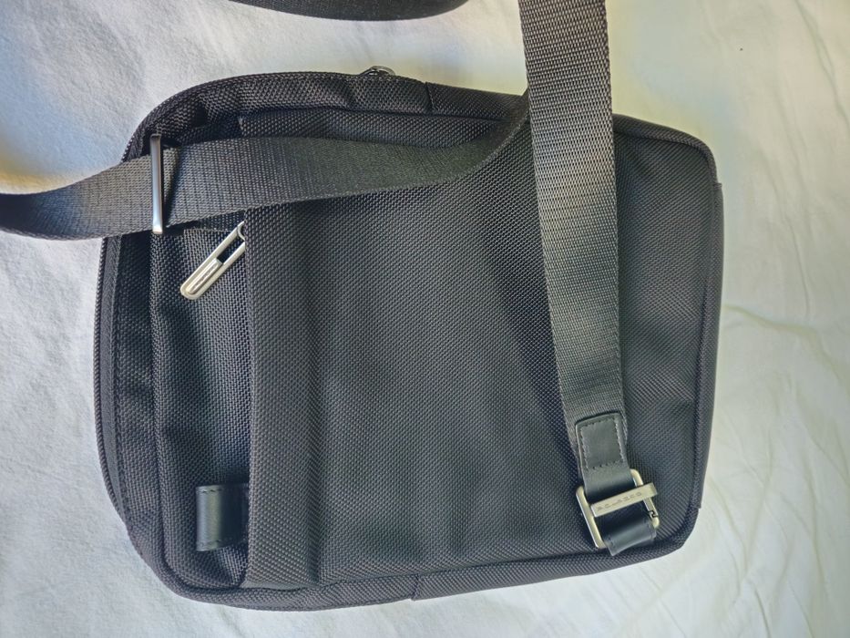 Мъжка чанта естествена кожа piquadro